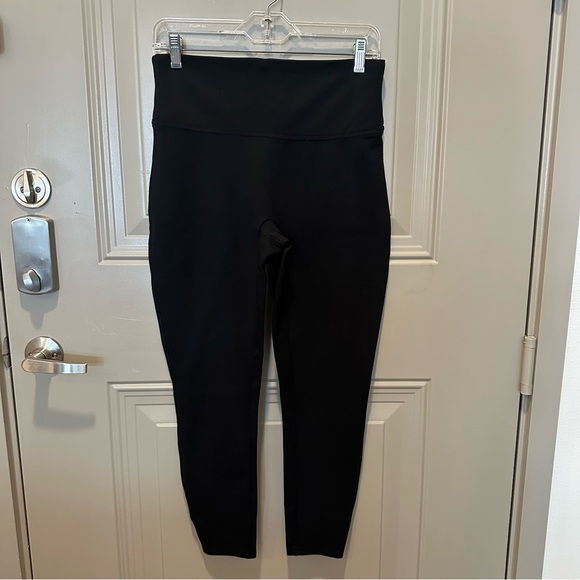 Spanx Women’s Leggings Size Medium Petite Black - Picture 1 of 8